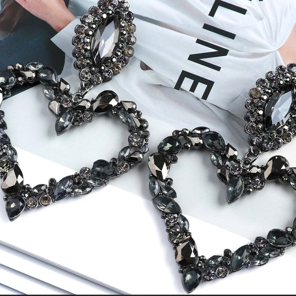 Crystal Hearts Black